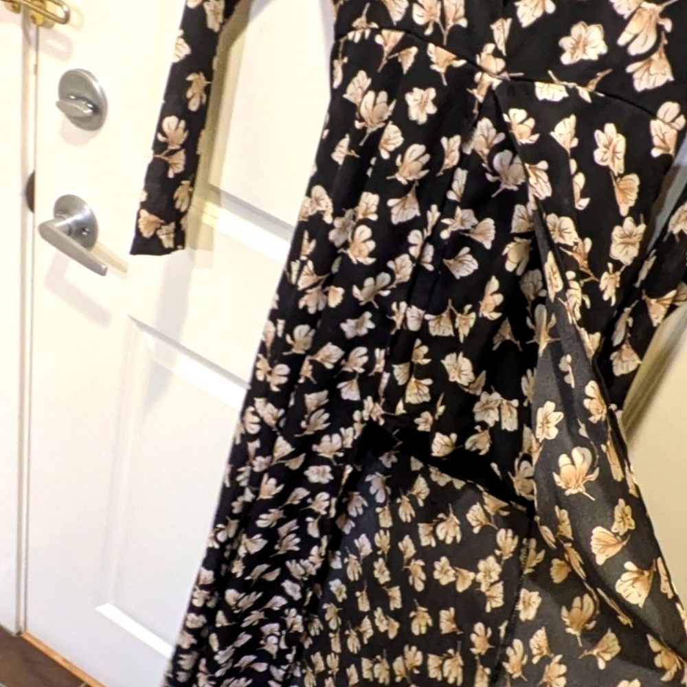 3/$30 EUC Lioness S Black & White Floral Long Sleeve Romper with Maxi Overskirt - Picture 6 of 9